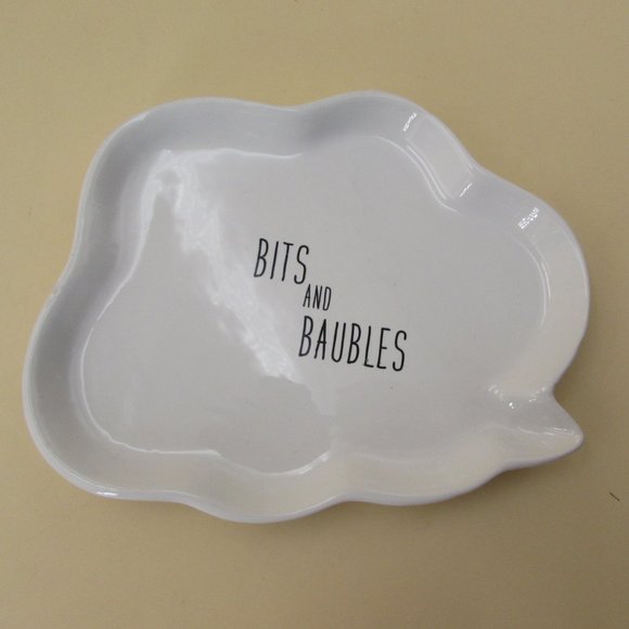 🍍🍍🍍 3 / $15 Bits and Baubles Porcelain Trinket Tray / Dish - Picture 1 of 4